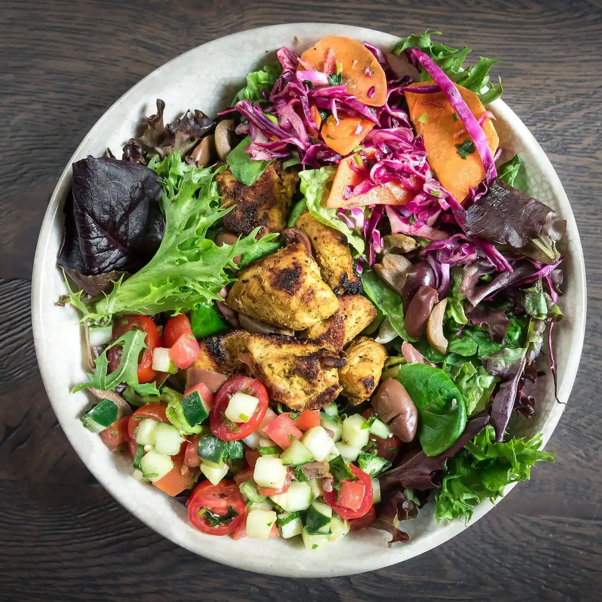 Beyond the Plate: What Else Makes a Healthy Dinner Spot?